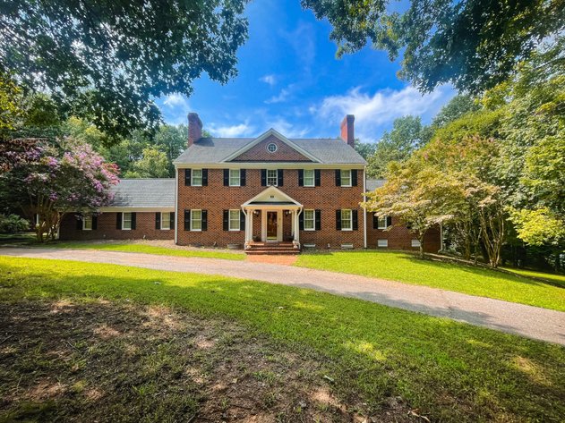 Image for Beautiful Troutville home with Colonial Williamsburg flair