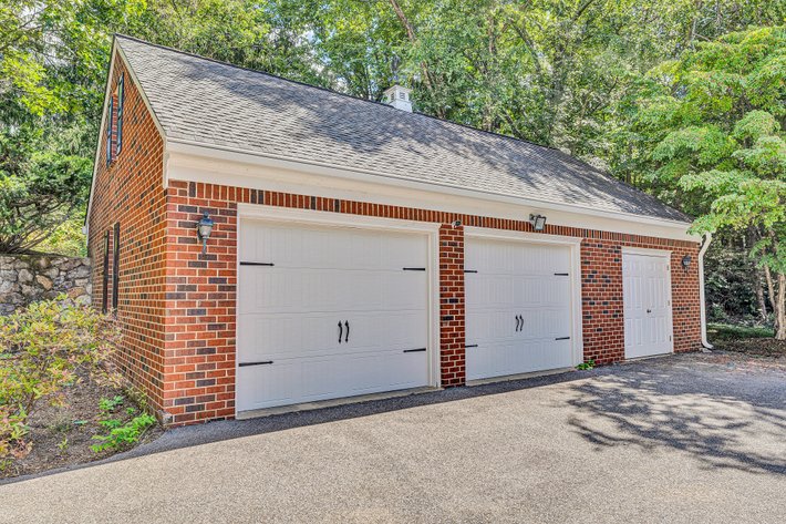 Image for Beautiful Troutville home with Colonial Williamsburg flair