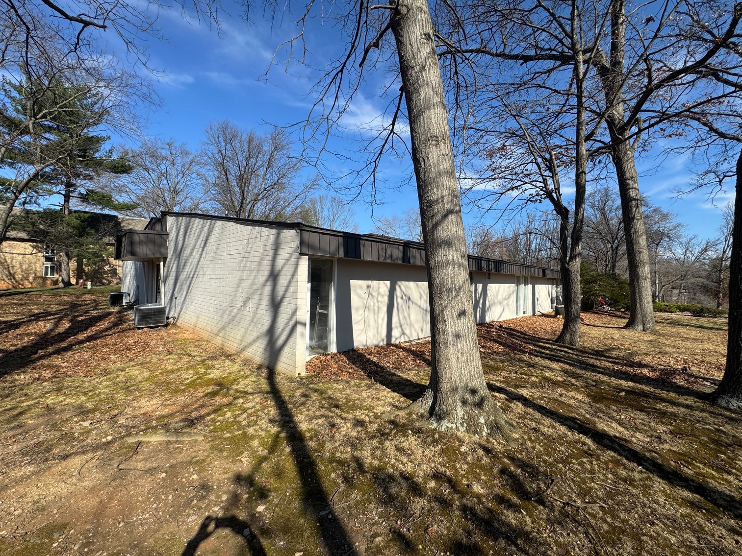 Image for Trustee Ordered Foreclosure Sale – Multi-Tenant Commercial Building – Income Producing – 1712 Clubhouse Rd, Reston, VA – Live & Online Auction