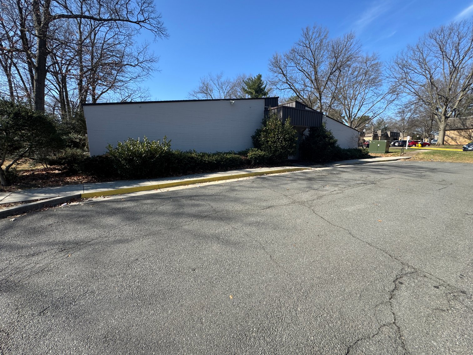 Image for Trustee Ordered Foreclosure Sale – Multi-Tenant Commercial Building – Income Producing – 1712 Clubhouse Rd, Reston, VA – Live & Online Auction