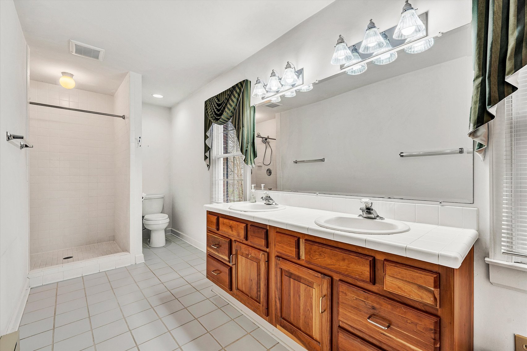 Image for Beautiful Troutville home with Colonial Williamsburg flair