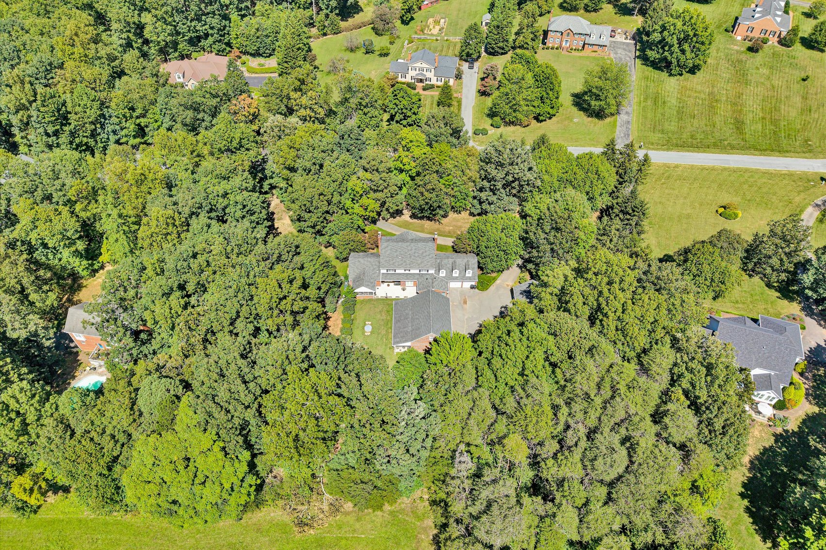 Image for Beautiful Troutville home with Colonial Williamsburg flair