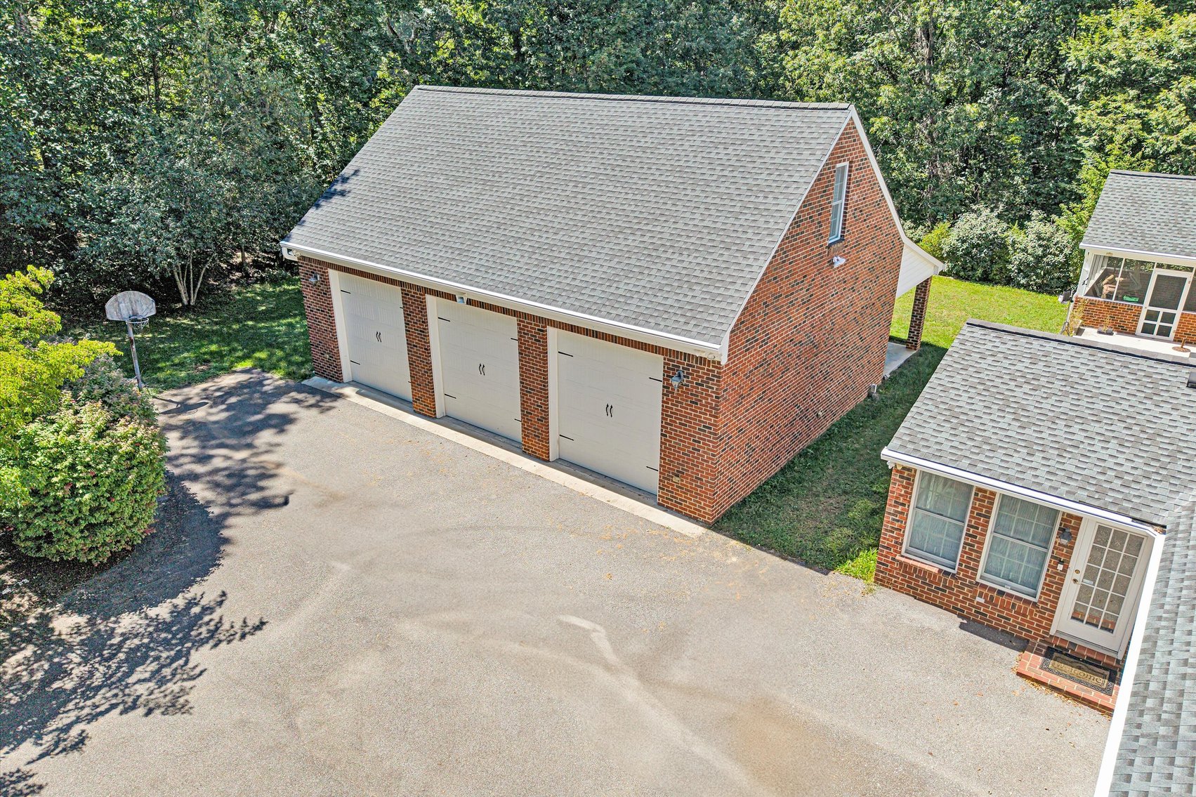 Image for Beautiful Troutville home with Colonial Williamsburg flair