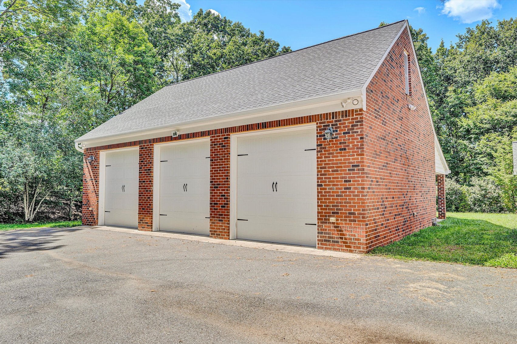 Image for Beautiful Troutville home with Colonial Williamsburg flair