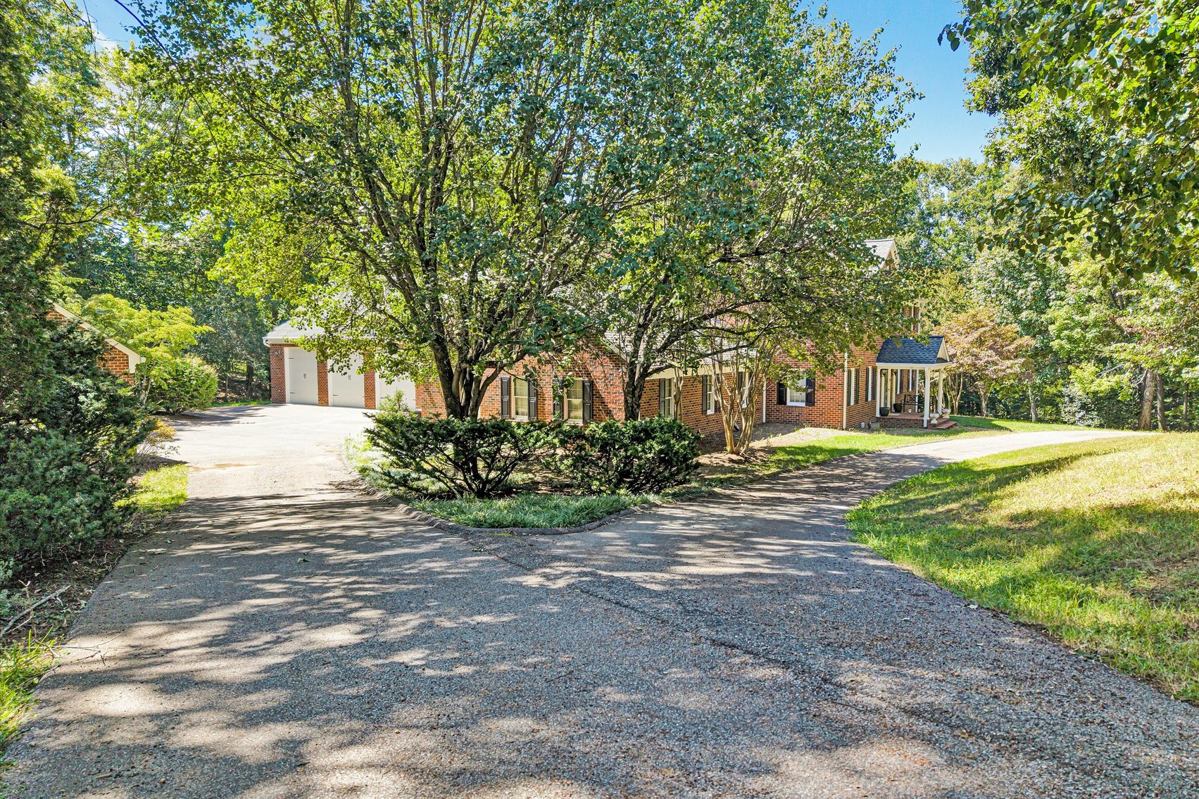 Image for Beautiful Troutville home with Colonial Williamsburg flair