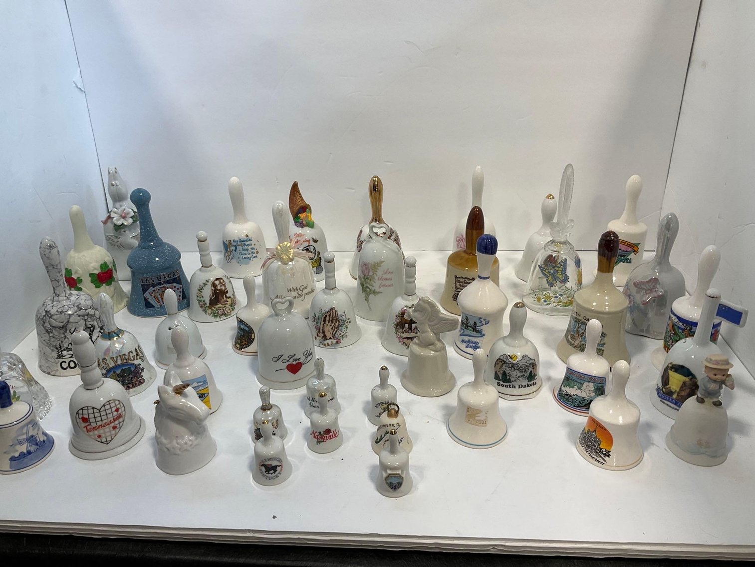 Image for Furniture, collectibles, hummels, new merchandise-New South
