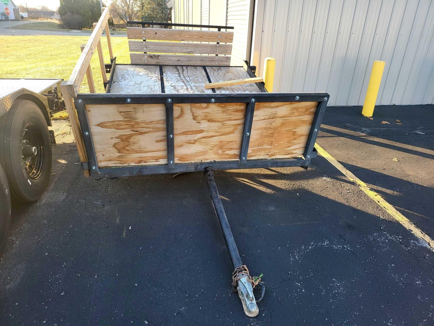 Image for Truck, furniture, jewelry, collectibles, household-Main front