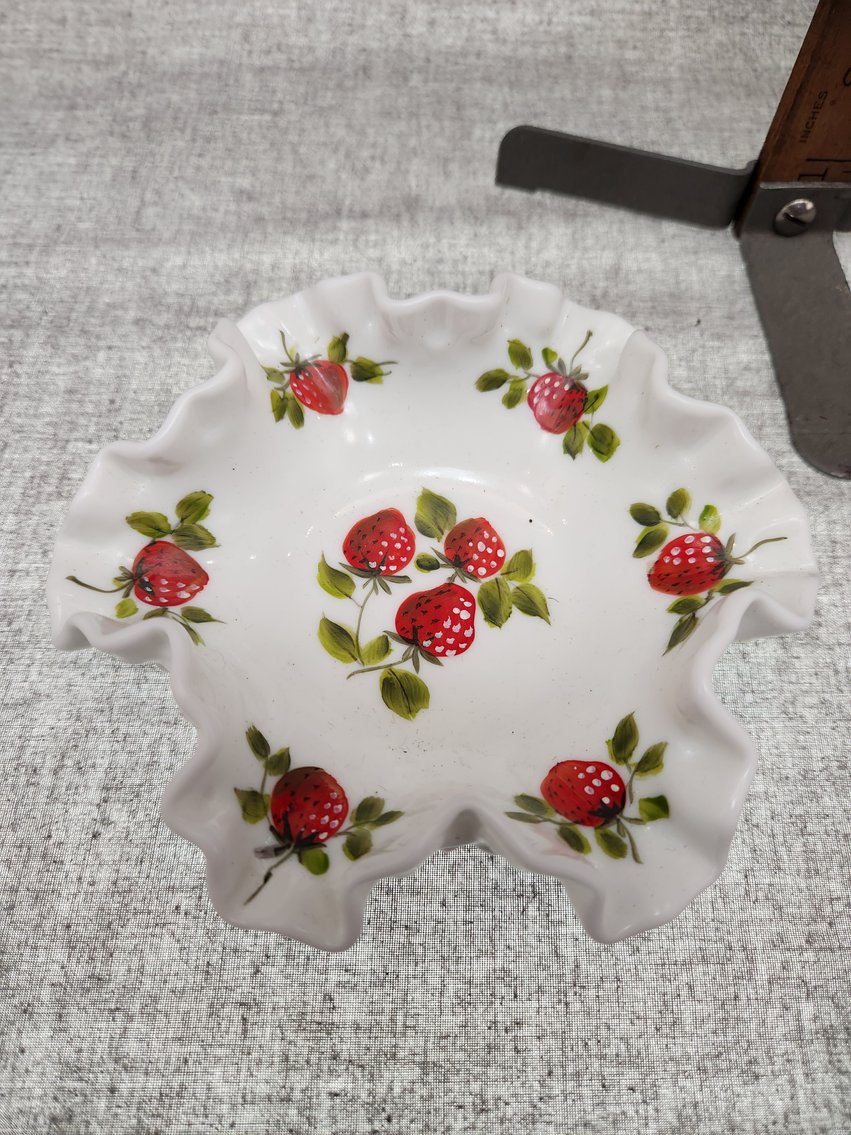 Image for Huge Holiday Weekend Online Fenton Art Glass Sale