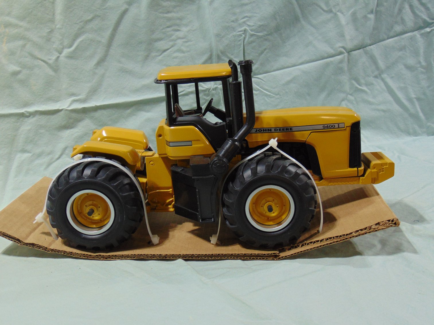 Image for Dyersville Spring Auction Extravaganza