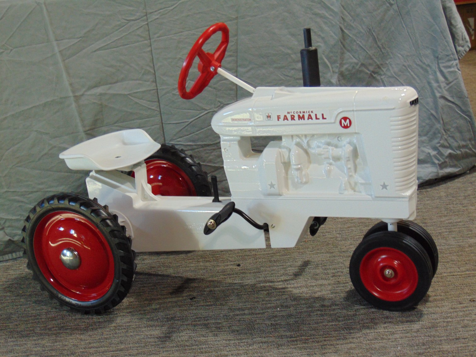 Image for Dyersville Spring Auction Extravaganza
