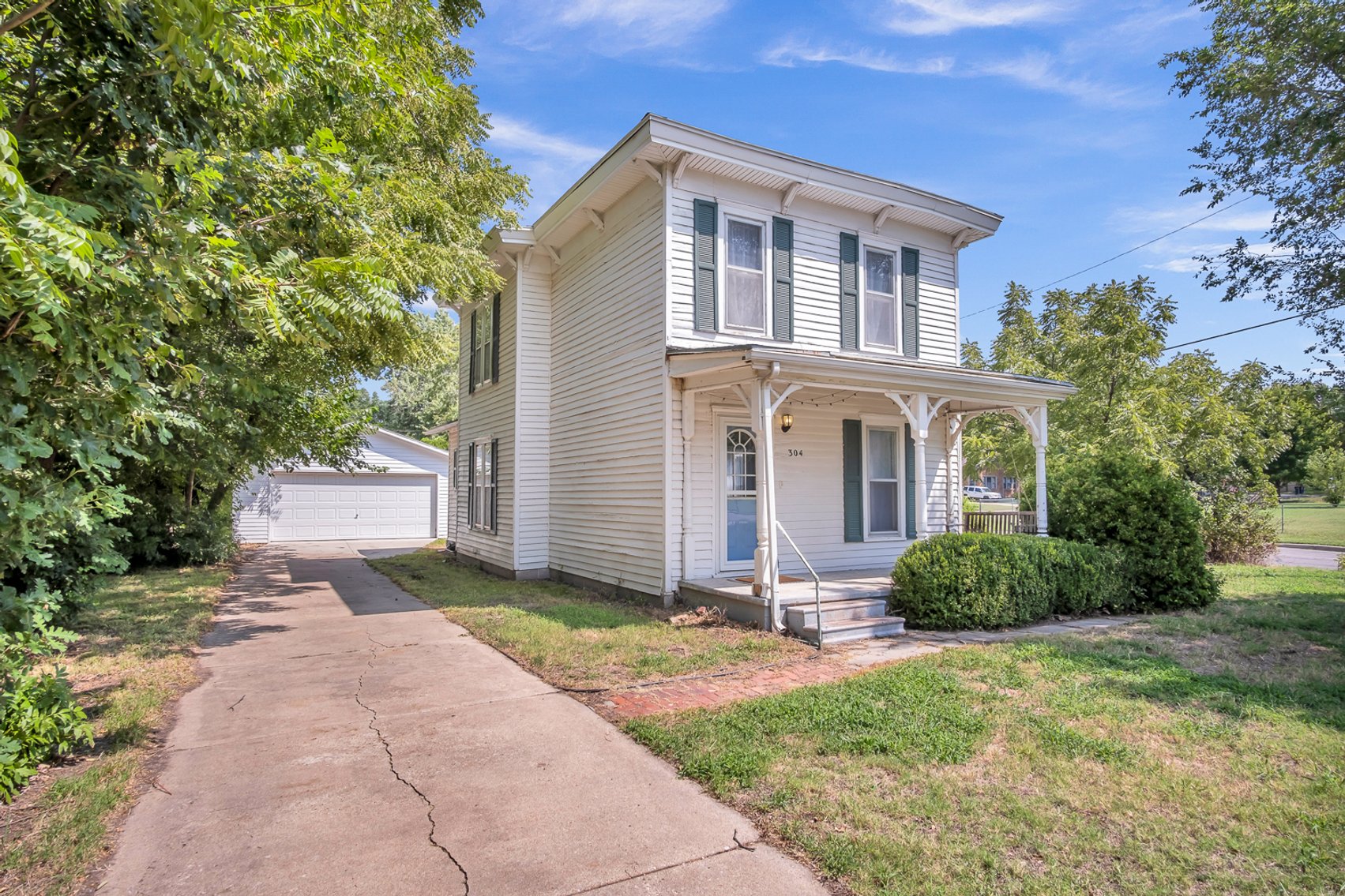 Image for 304 W 12th, Newton