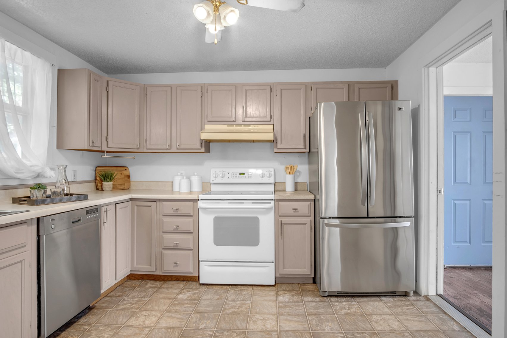 Image for 304 W 12th, Newton