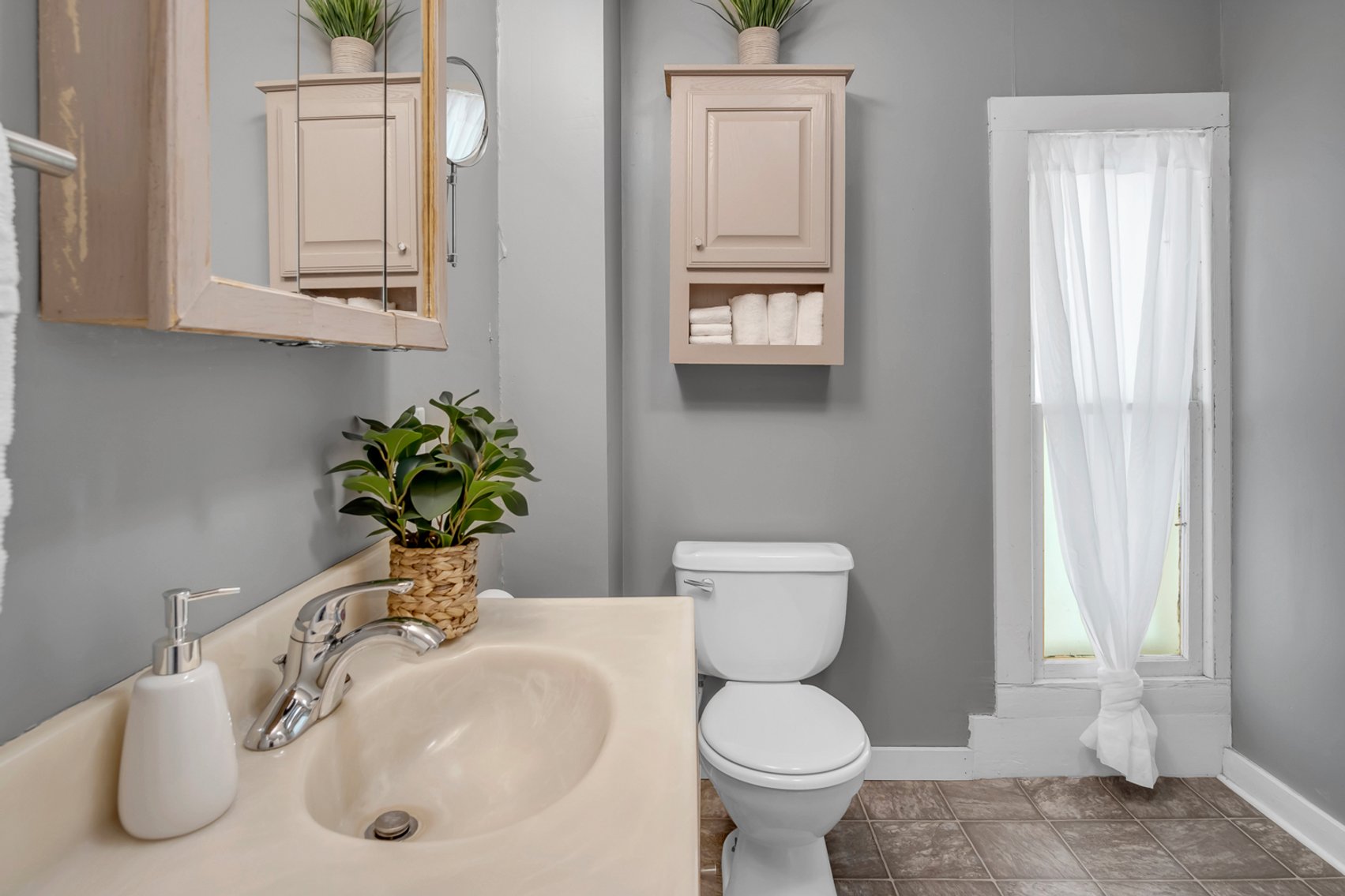 Image for 304 W 12th, Newton