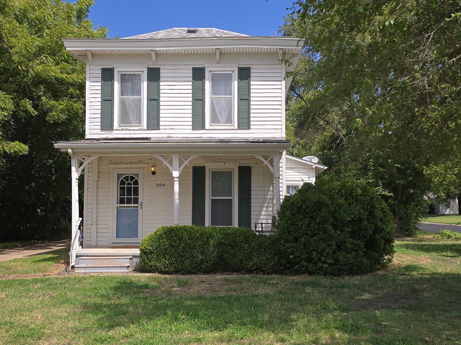 Image for 304 W 12th, Newton