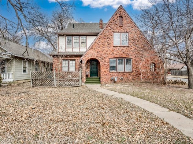 Image for 501 N Crestway (4326 E Central Ave)
