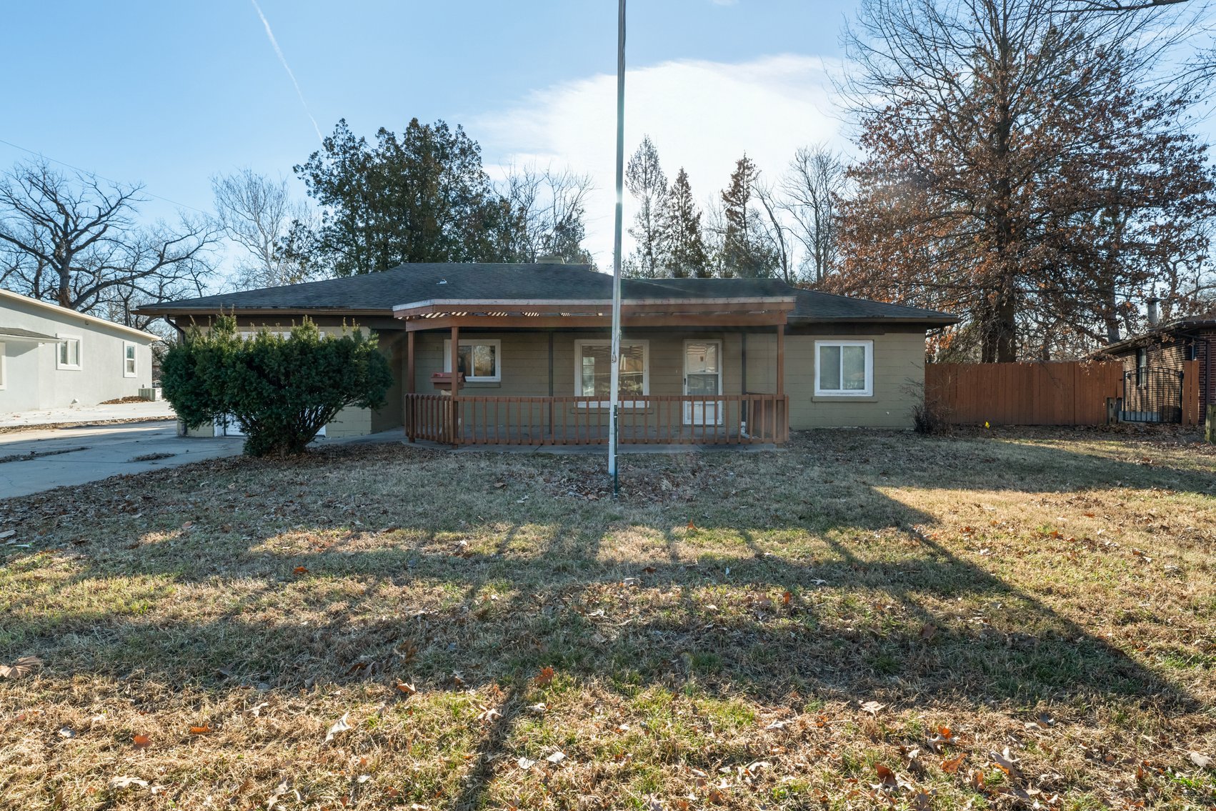 Image for 2815 E. Glen Oaks Dr.