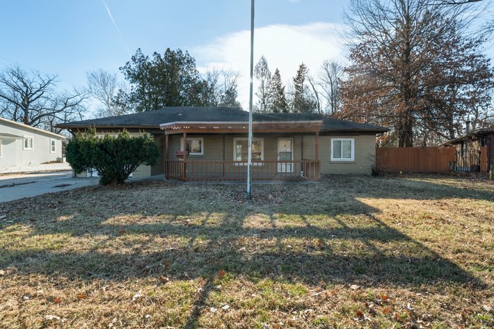 Image for 2815 E. Glen Oaks Dr.