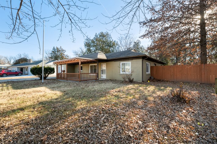 Image for 2815 E. Glen Oaks Dr.