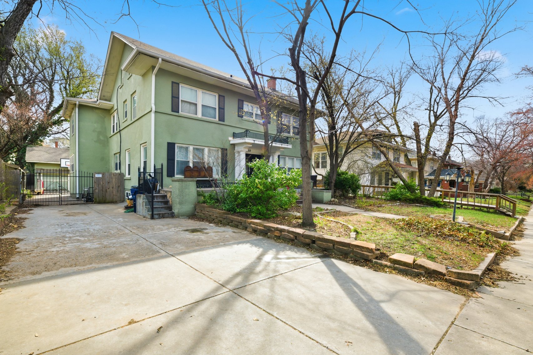 Image for 250 N Bluff Ave