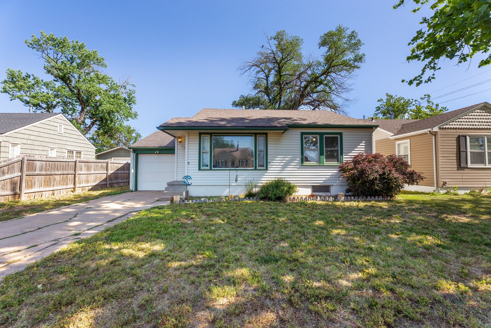 Image for 202 W 25th Ave, Hutchinson