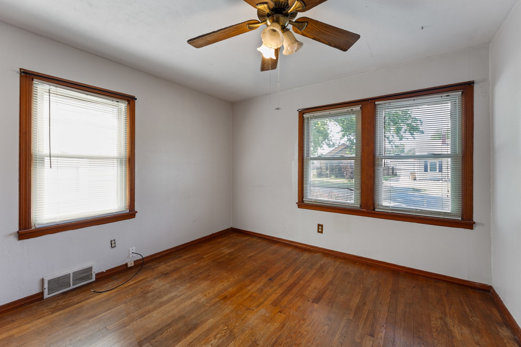 Image for 202 W 25th Ave, Hutchinson