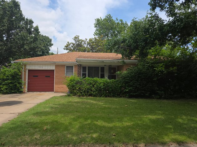 Image for 3532 S Seneca