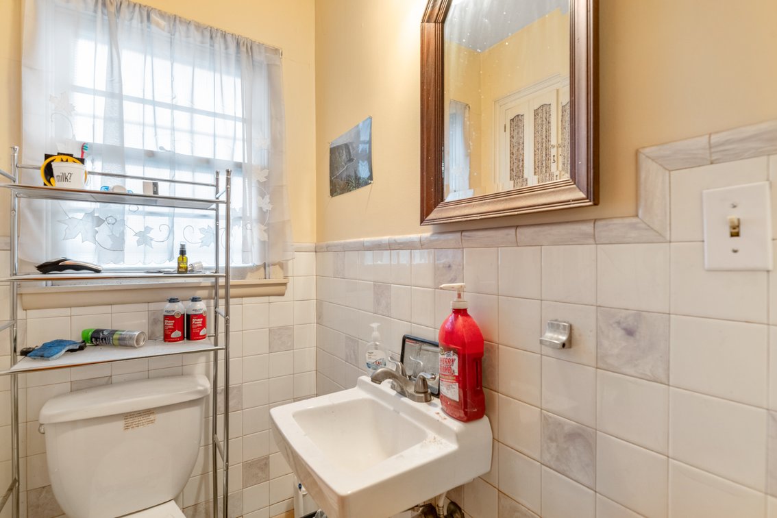 Image for 3532 S Seneca
