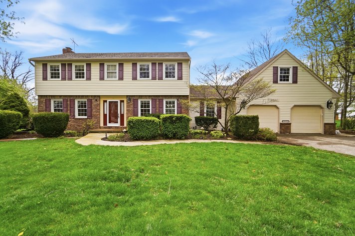 23526 W Manor, Genoa, OH 43430