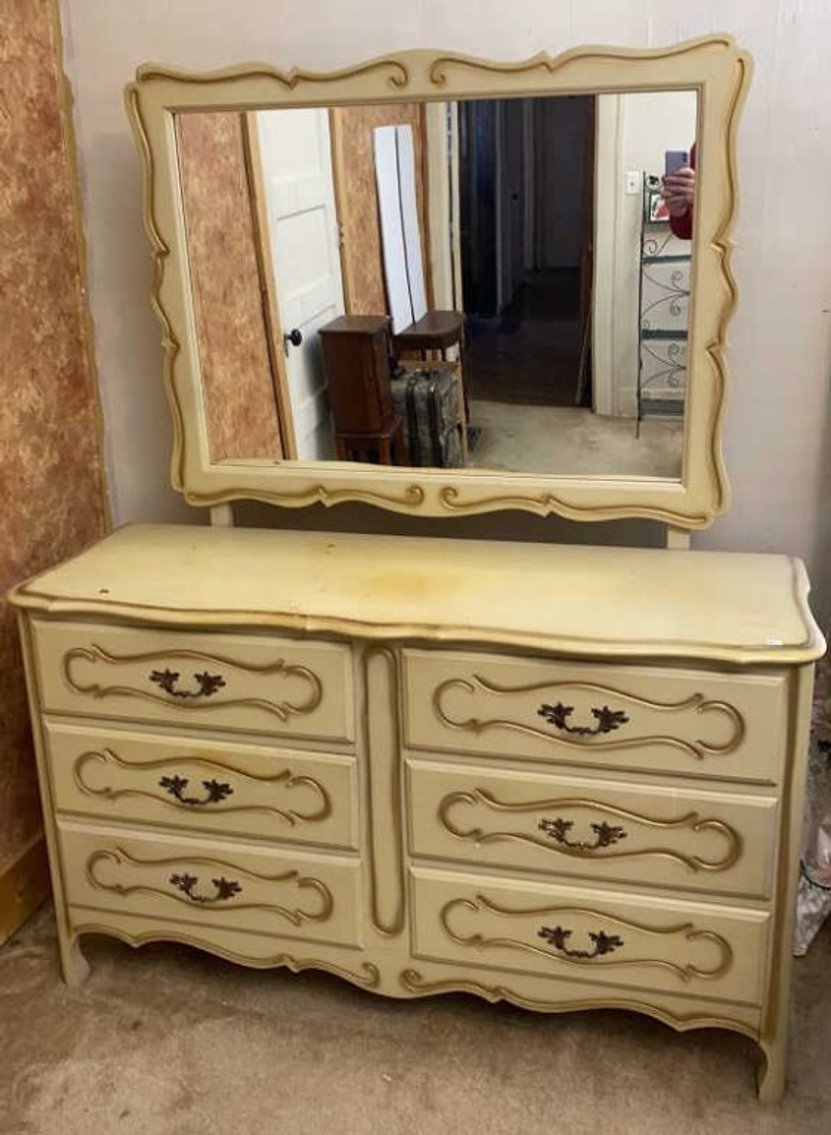 Image for Mary Weaver Personal Property Online Auction