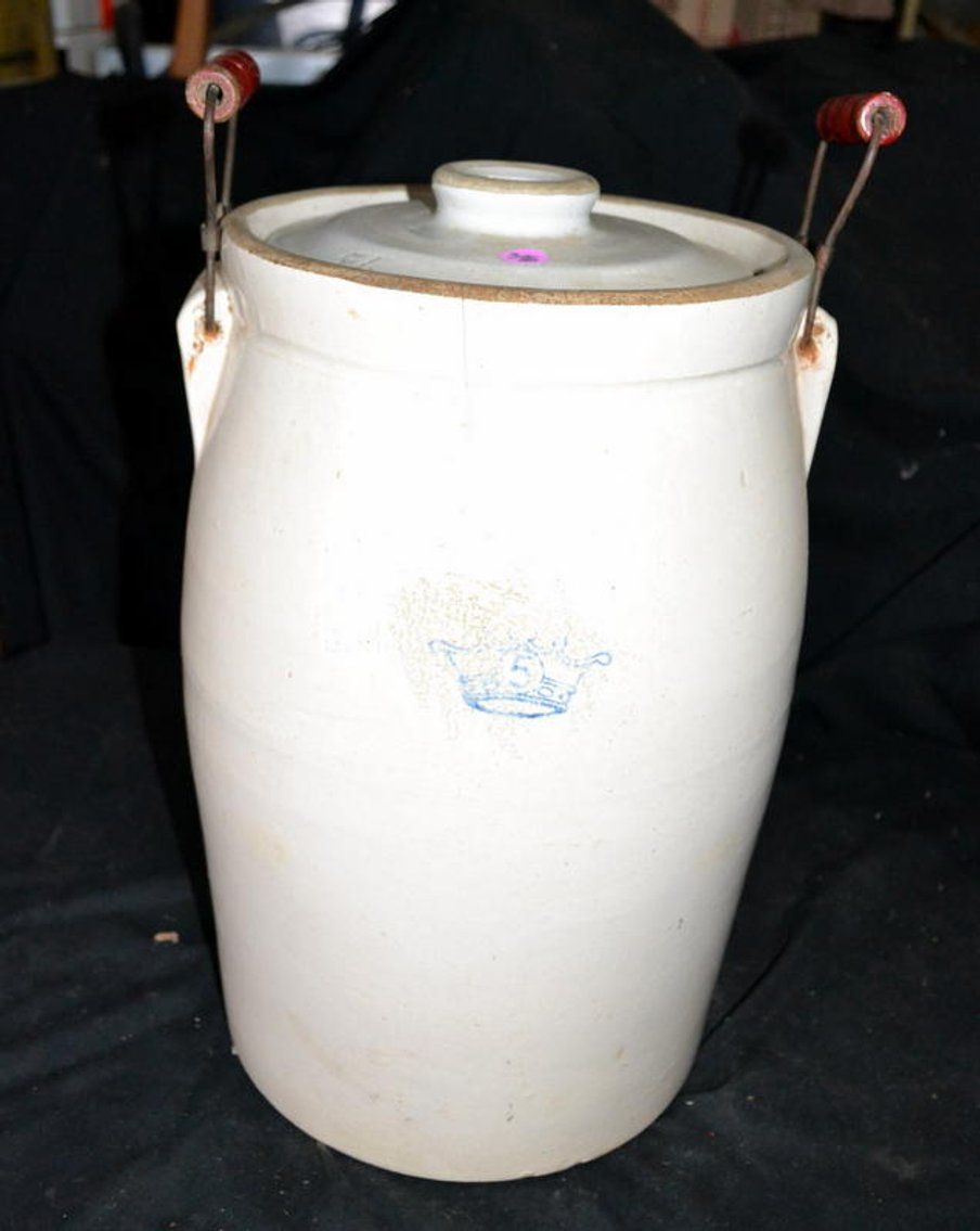 Image for Richard & Joanne Pflum Downsizing Online Auction