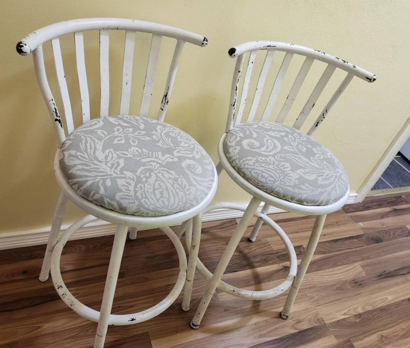 Image for Doesn't Fit in New Home Online Auction
