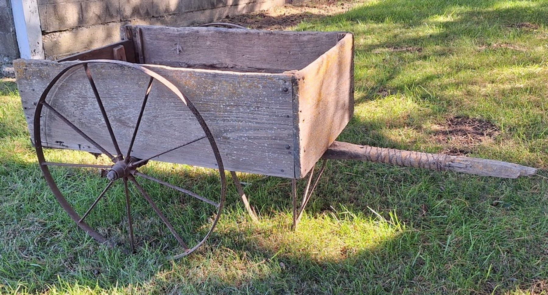 Image for Barn Finds, Graniteware, Die-Cast Toys Online Auction