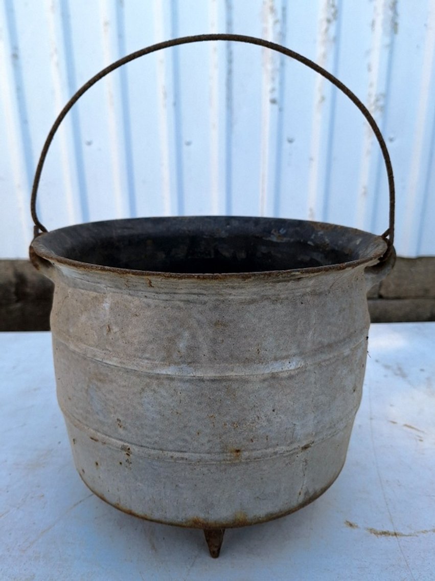 Image for Barn Finds, Graniteware, Die-Cast Toys Online Auction