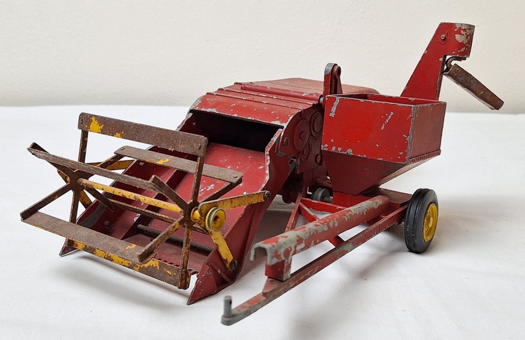 Image for Barn Finds, Graniteware, Die-Cast Toys Online Auction