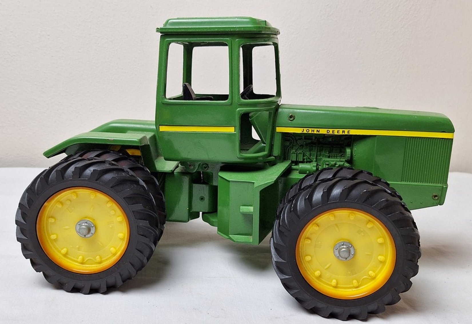 Image for Barn Finds, Graniteware, Die-Cast Toys Online Auction