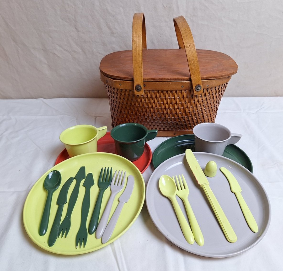 Image for Milroy Family Downsizing & Multi Consignor Online Auction