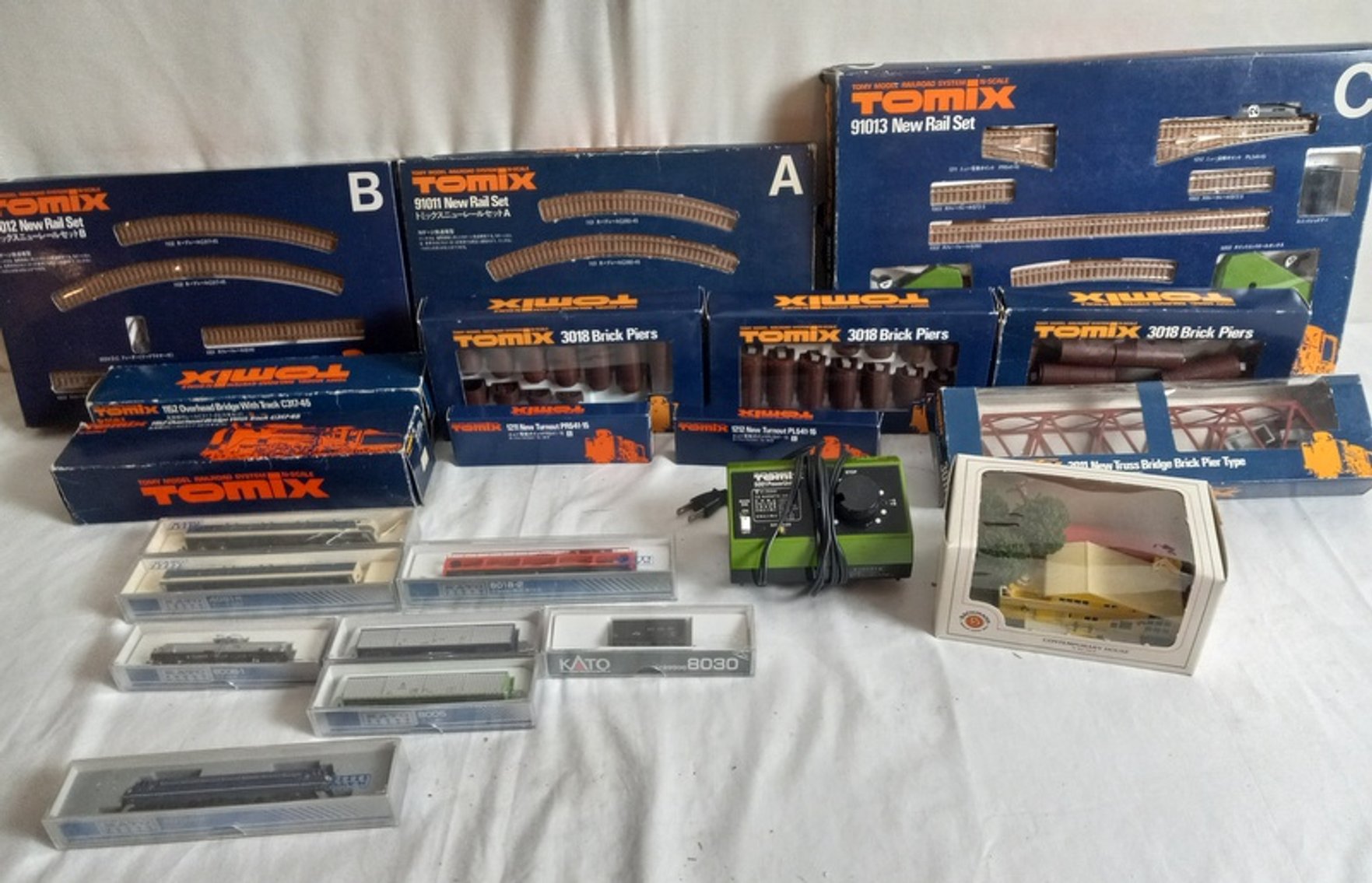 Image for Toshiko Bennett Downsizing Online Auction