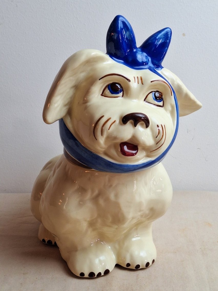 Image for Toshiko Bennett Downsizing Online Auction