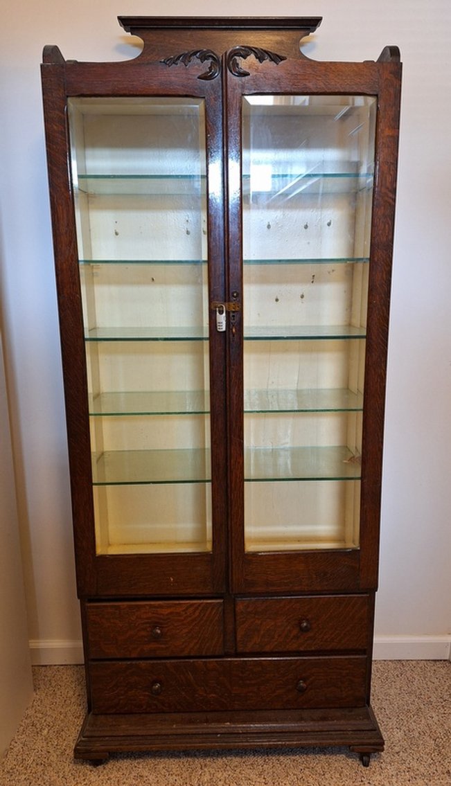 Image for Toshiko Bennett Downsizing Online Auction