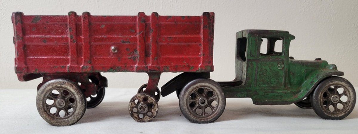 Image for Cast Iron Toys, Planter Peanuts & Red Wing Online Auction