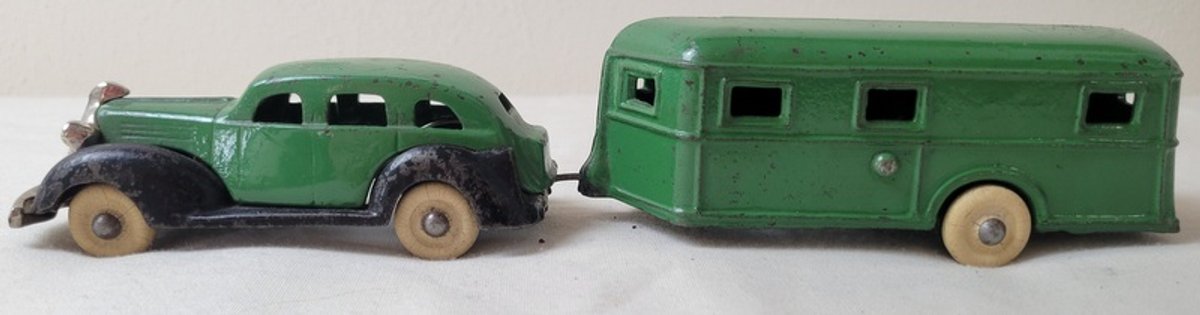 Image for Cast Iron Toys, Planter Peanuts & Red Wing Online Auction