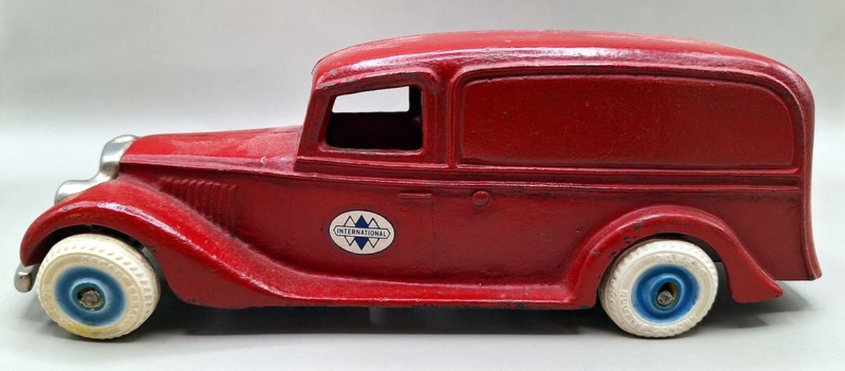 Image for Cast Iron Toys, Planter Peanuts & Red Wing Online Auction