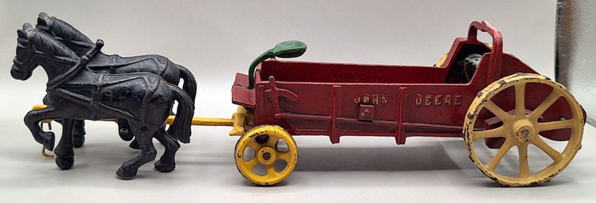 Image for Cast Iron Toys, Planter Peanuts & Red Wing Online Auction