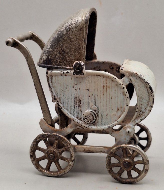 Image for Cast Iron Toys, Planter Peanuts & Red Wing Online Auction