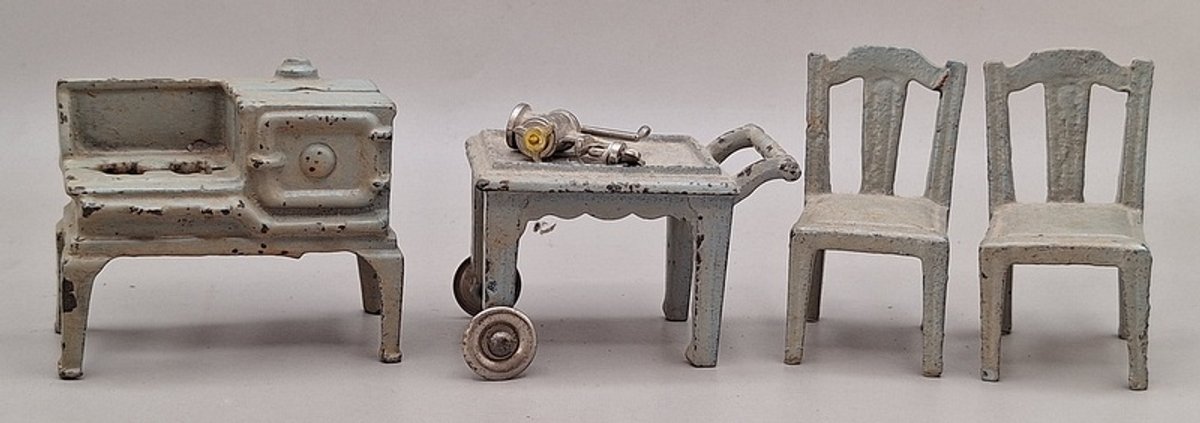 Image for Cast Iron Toys, Planter Peanuts & Red Wing Online Auction