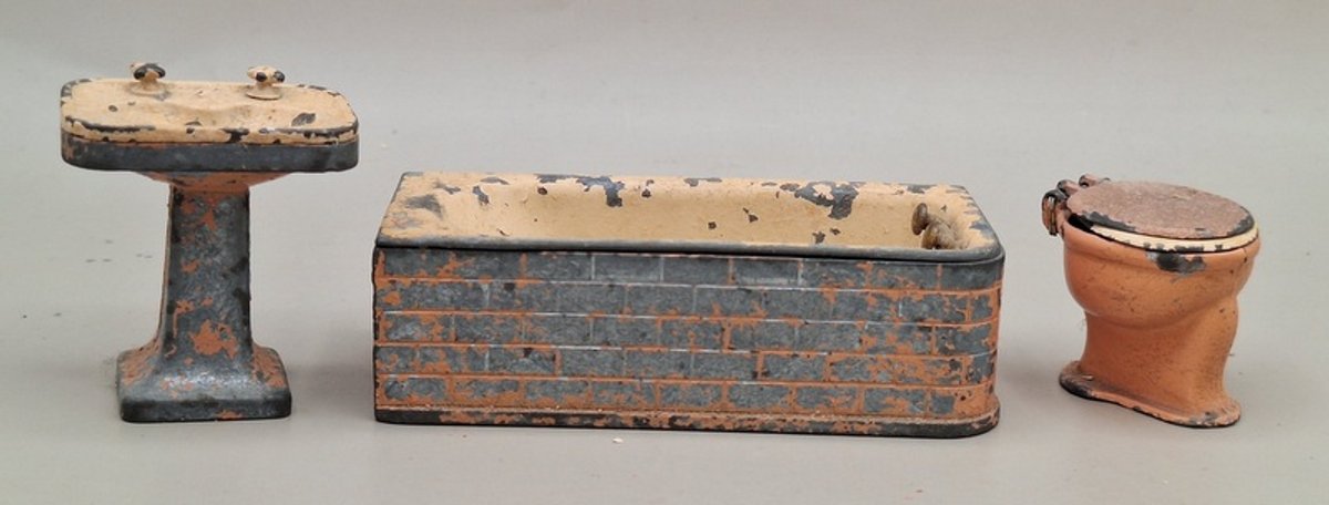 Image for Cast Iron Toys, Planter Peanuts & Red Wing Online Auction