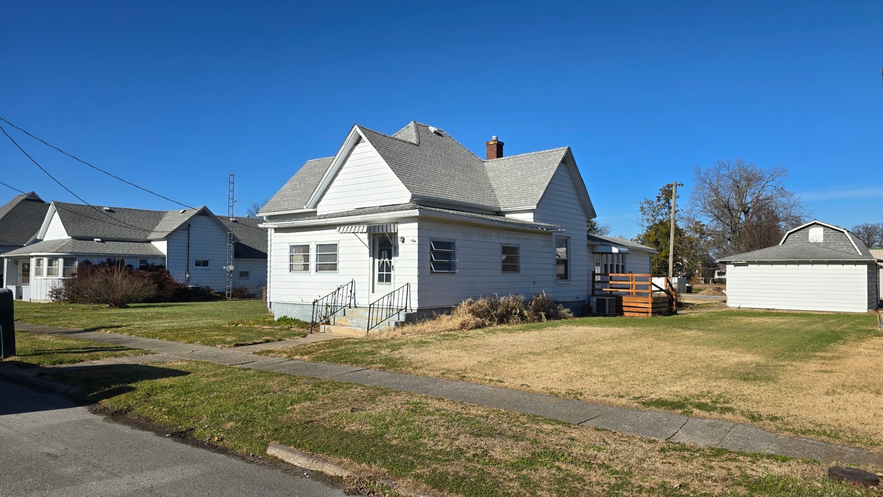 Image for Two Houses One with an Extra Lot and One with a Barn
