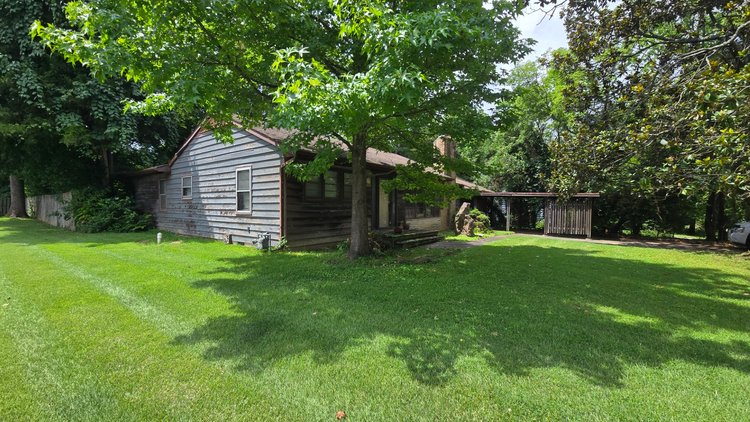Image for Mid-Century Modern Home Ready for New Owner at Auction