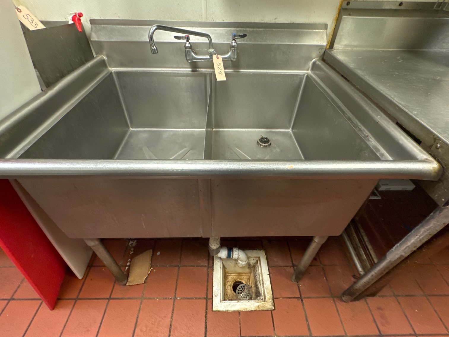 Image for Pizzeria Uno Complete Restaurant Liquidation – Conshohocken, PA