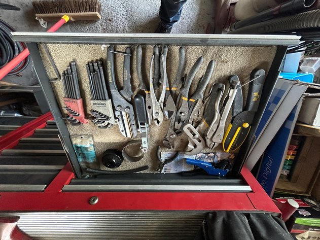 Image for LIVE Estate Auction Tools, Old Bicycle Parts, Furniture, Household Items and More - Pottstown PA